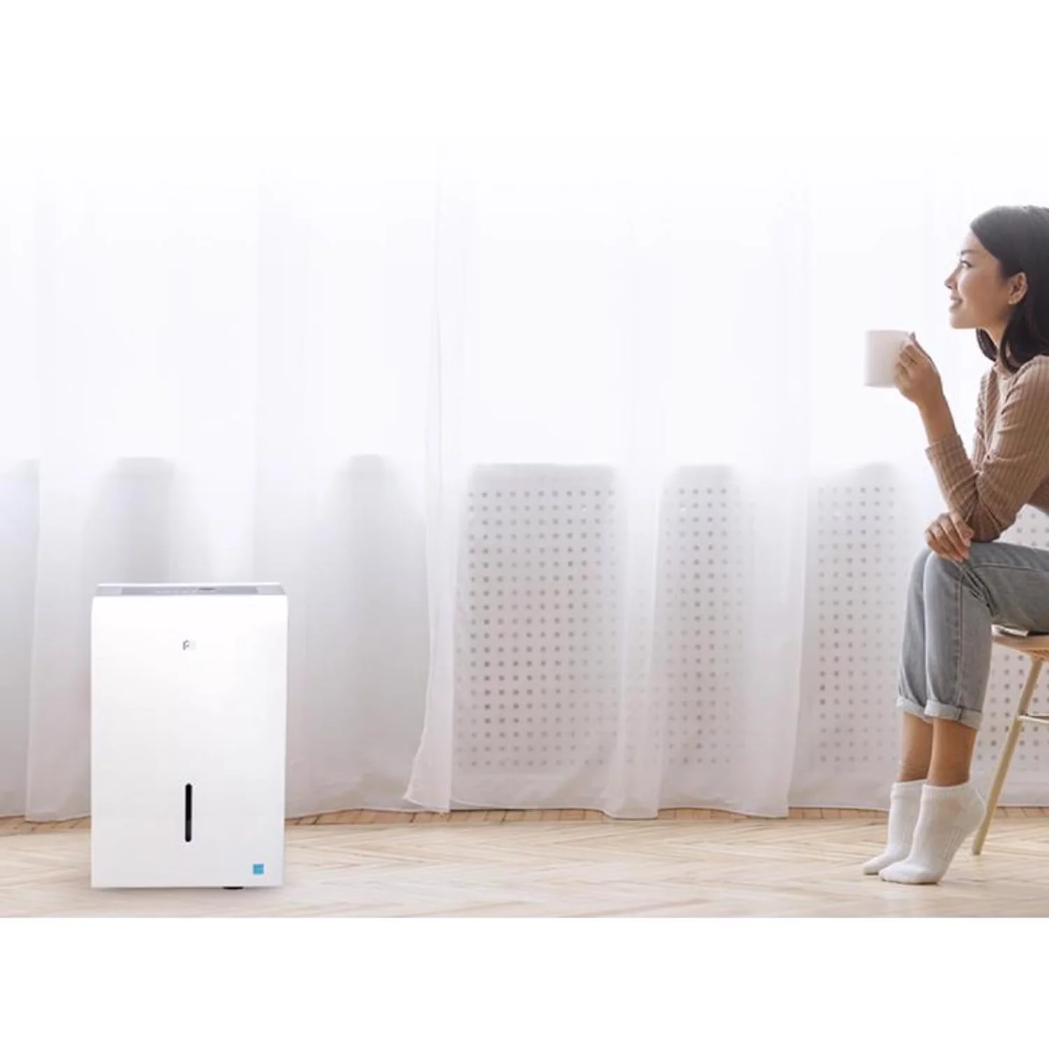 Classic Dehumidifier with Easy to use, Provides energy savings and comfort, Sleek design - Silver Model 8EFCC7
