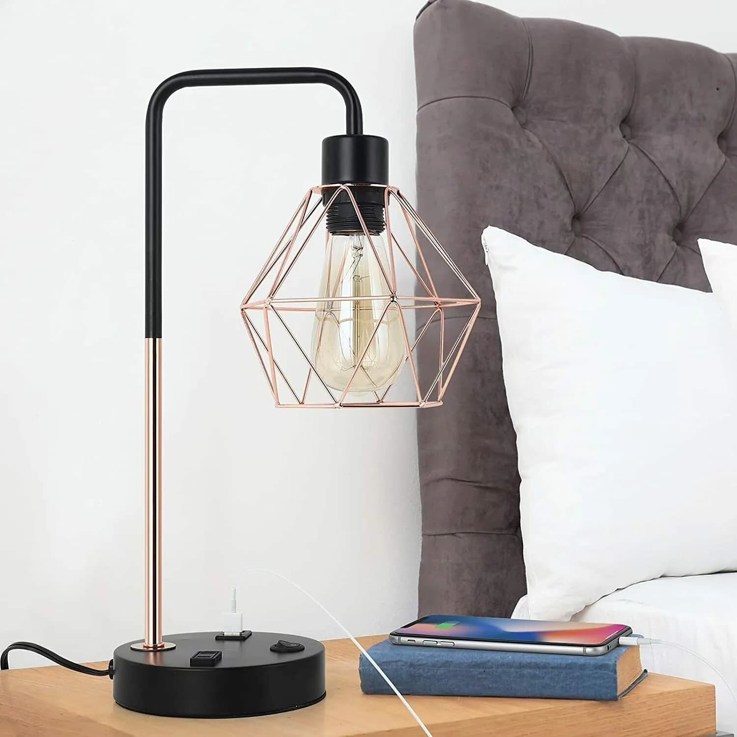 Sleek Desk Lamp with LED, Usb Port, USB Bedside Table & - Gold Metal for Bedroom Model 5A57EF
