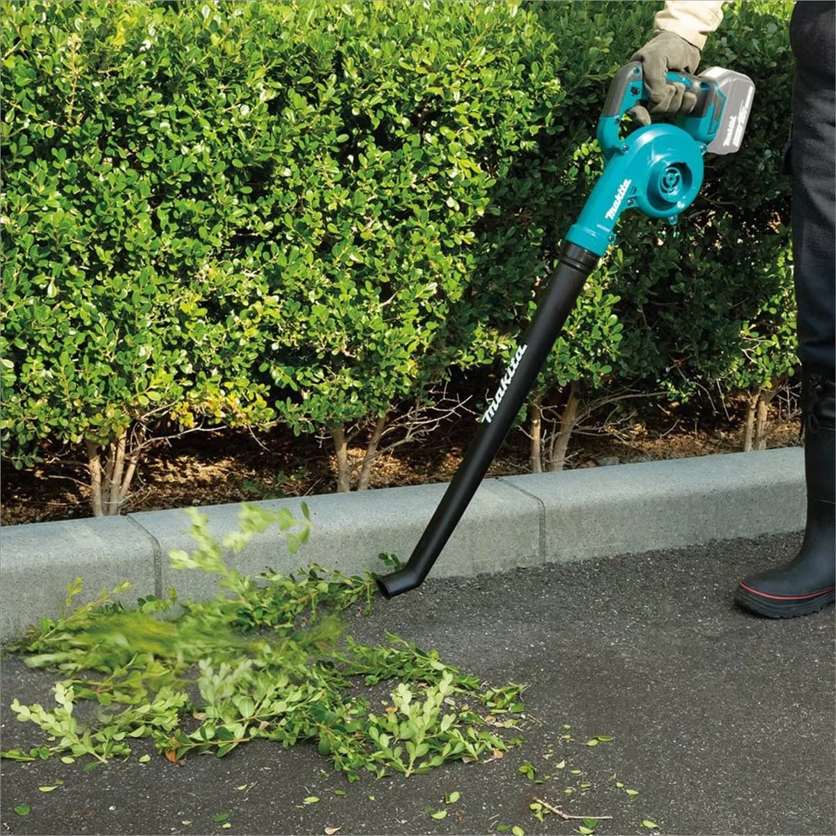 Leaf Blower Modern with 18V, Compact and ergonomic design - Essential Collection Model 93149D