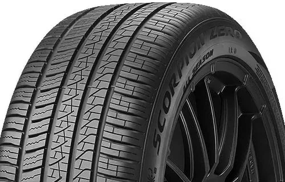 Stylish Truck Tire with 110W, Noise Reduction, Tire Size: 275/45R21 - Contemporary Style Model 856F95