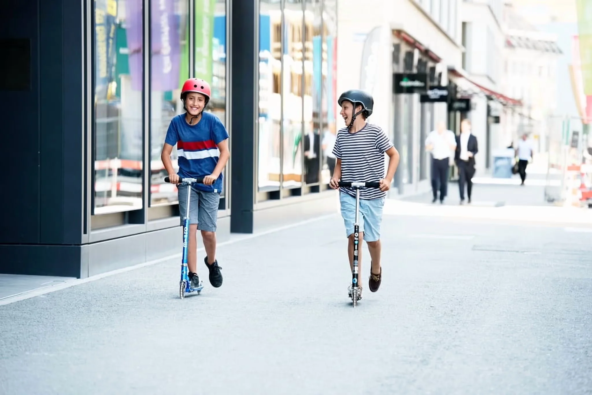 Premium Scooter with LED, Lightweight, Foldable - Black Aluminium Sprite Model 76F477