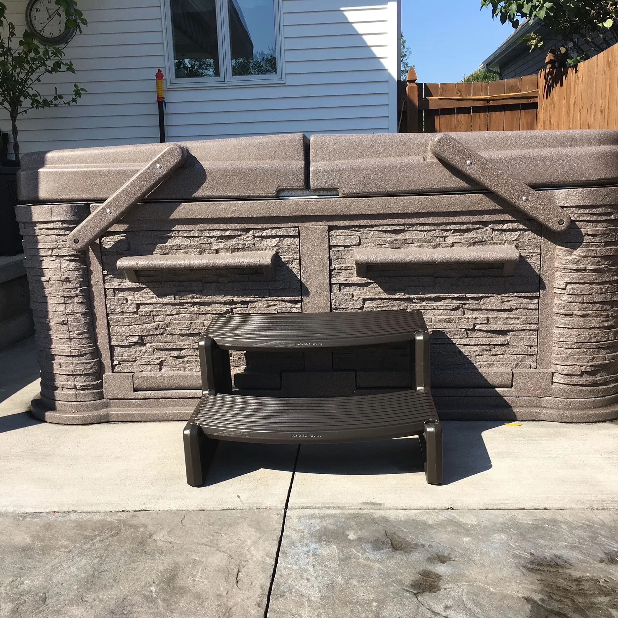 Stylish Hot Tub with Handi-Step Stairs - Brown Plastic - Standard Series Model 6EBF22