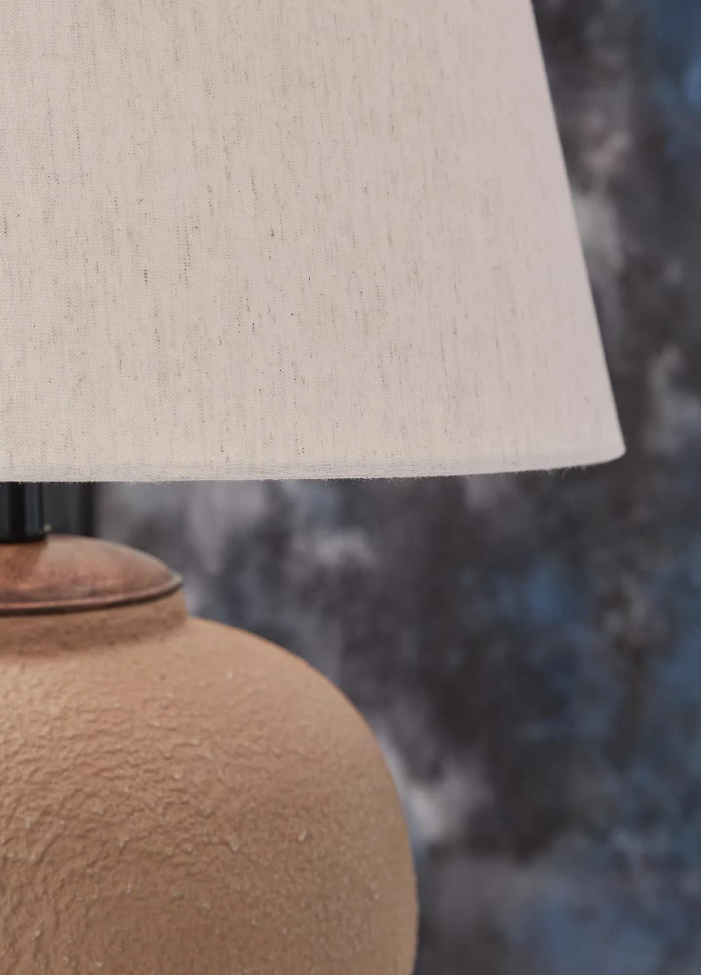 Premium Table Lamp with Incandescent, Heavily textured rust-colored finish - Metal Orange Model 103DC8