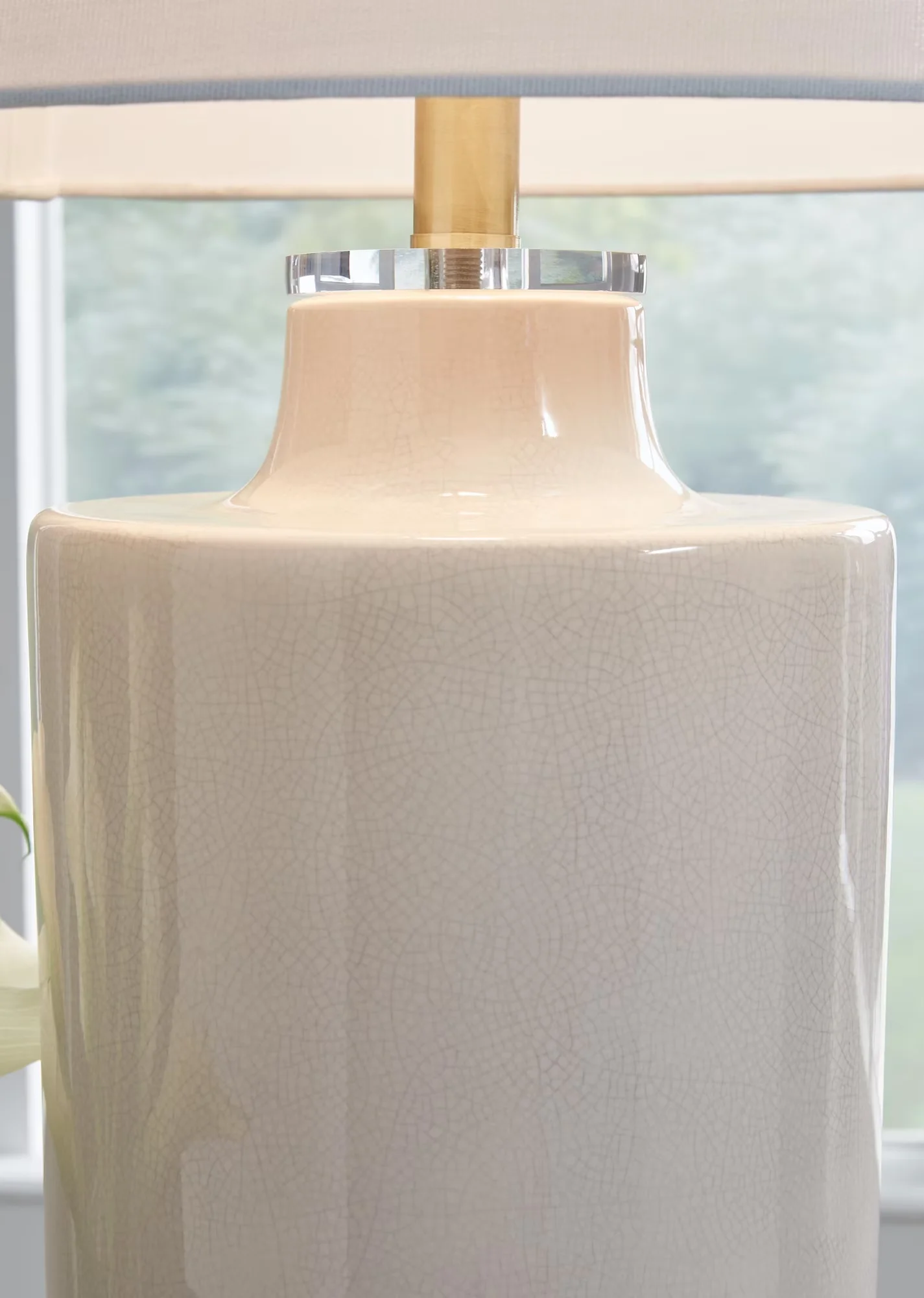 Compact Table Lamp with Incandescent, Traditional, Cylener - Ceramic White Model BBACFD