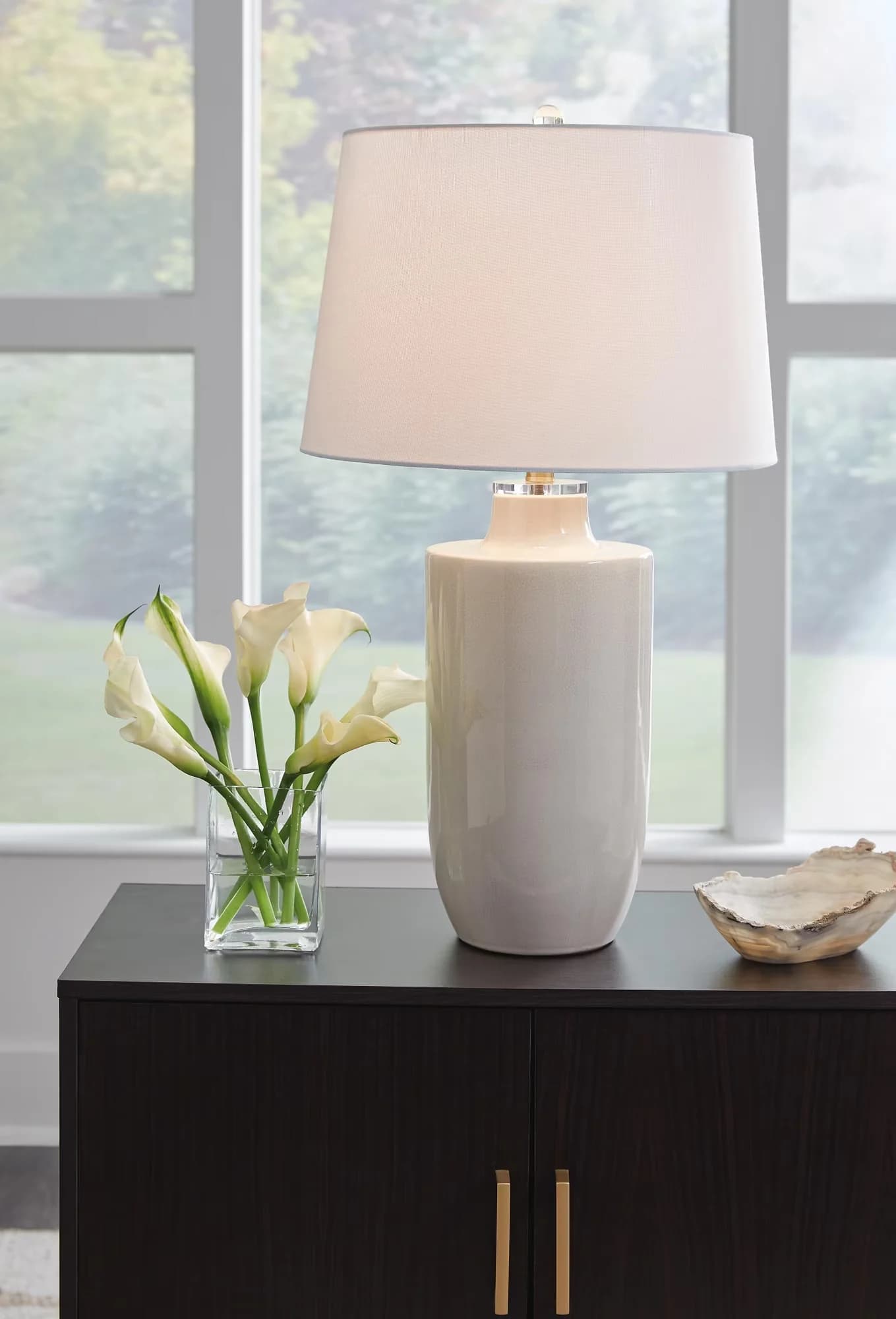 Compact Table Lamp with Incandescent, Traditional, Cylener - Ceramic White Model BBACFD