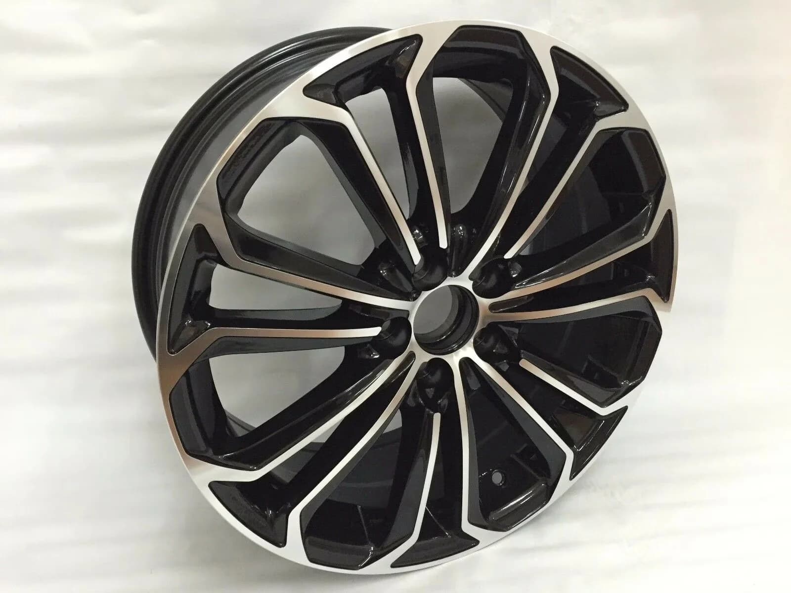 Efficient Wheels And Rim with One-Piece Construction, Offset: 40 mm, Size: 16 x 6.5 inches - Aluminum Black Model FD6D17