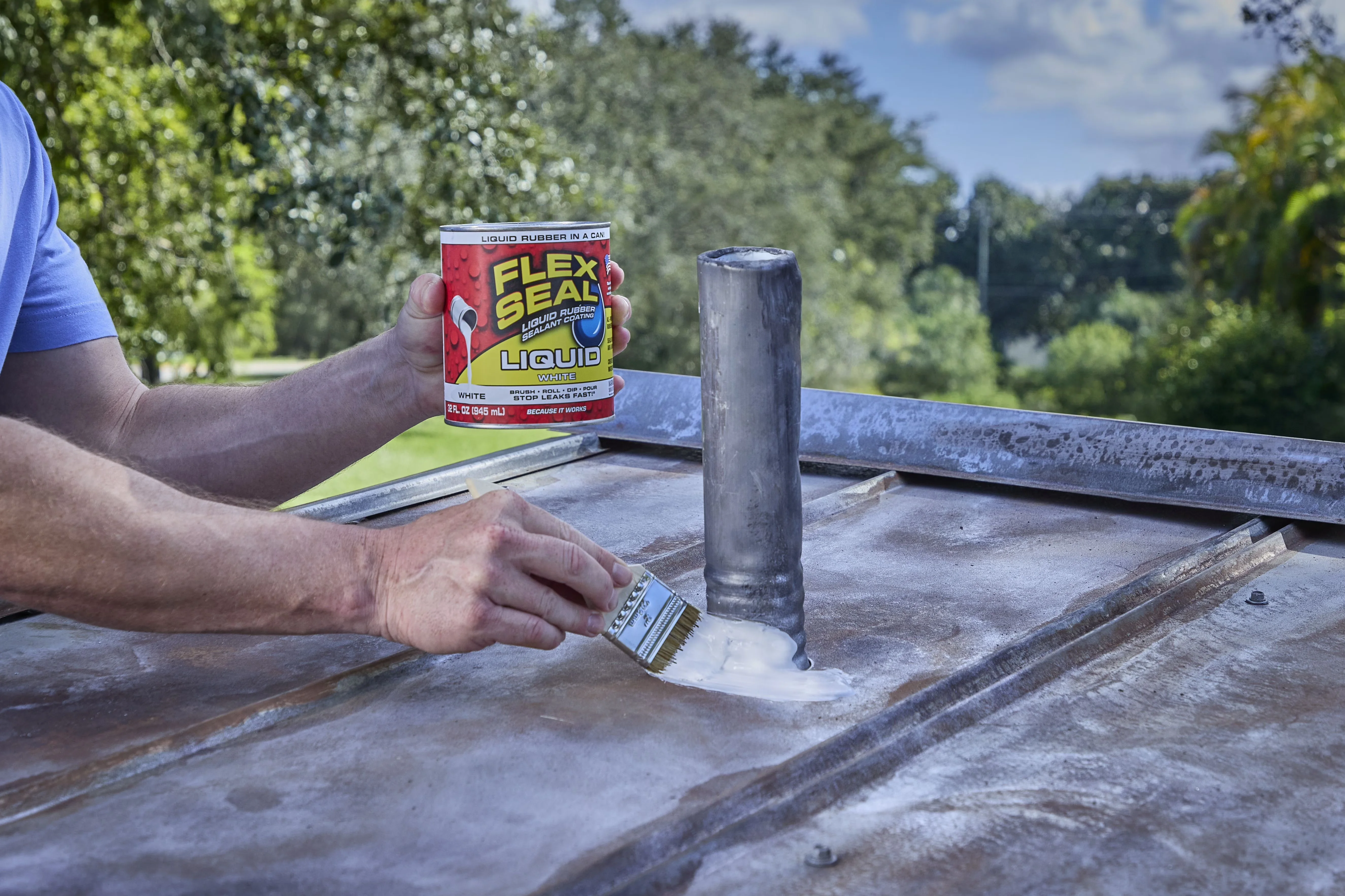 Efficient Building Material with Liquid Rubber Sealant Coating, Mildew, chemical and UV resistant - Rubber White Model E44712
