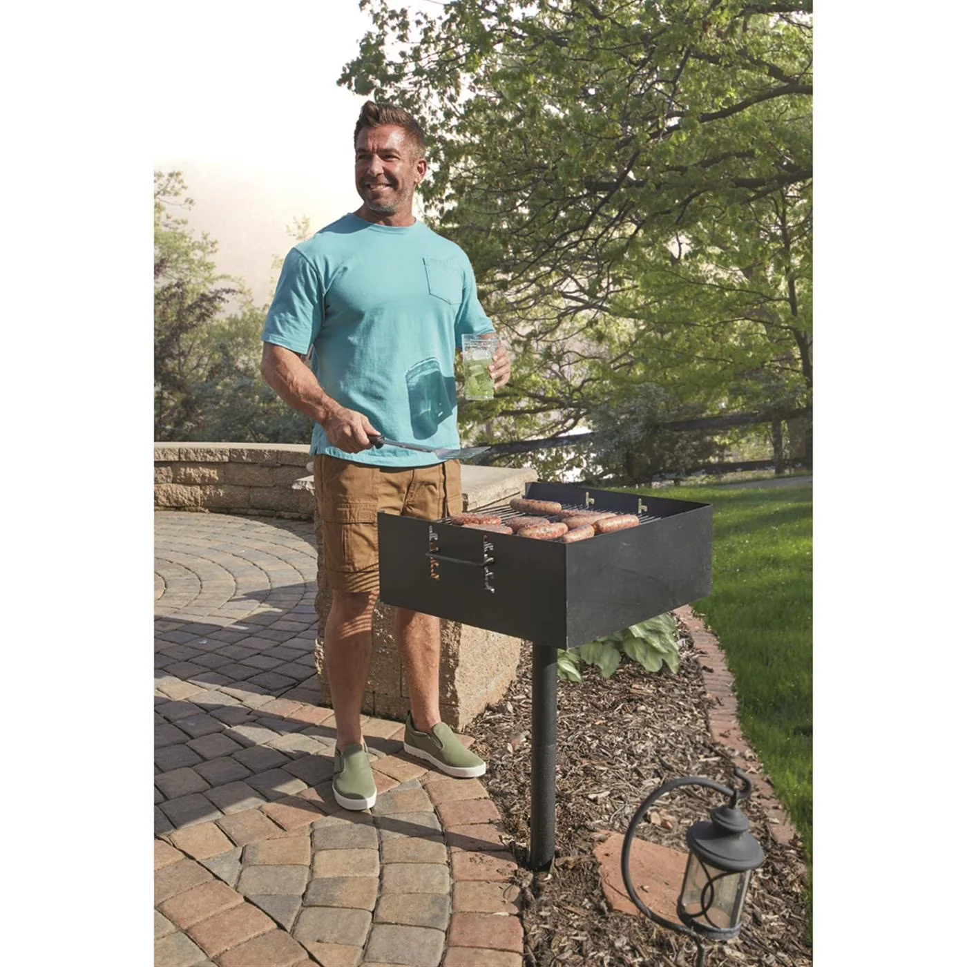 Modern Charcoal Grill with Heavy-duty, 5.5mm bottom and sides, 232.5-sq. in. grilling area, Large Heavy-Duty Park-Style - Stainless Steel Model 1334D7