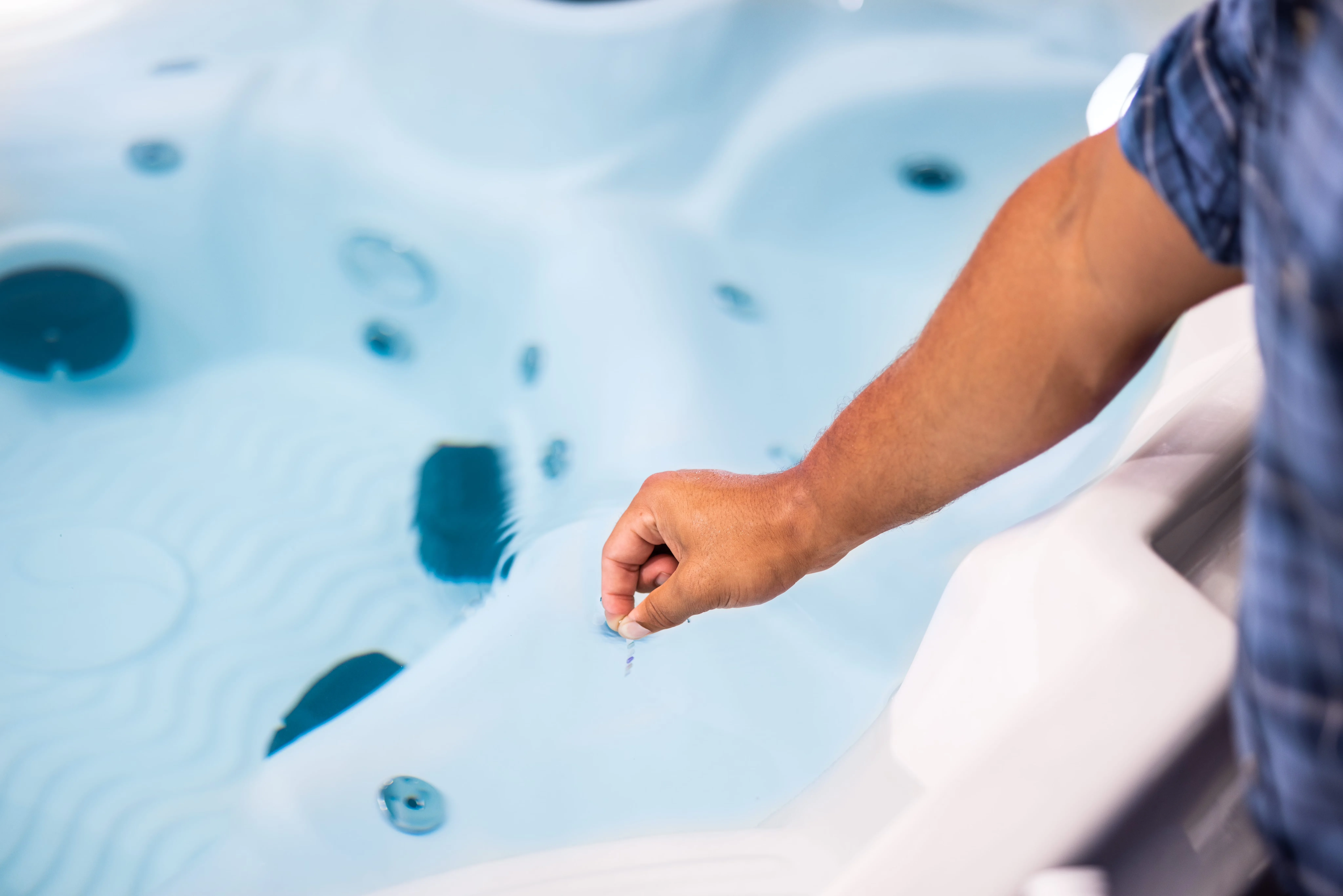 Professional Hot Tub with 30 Count, Total chlorine or Total Bromine, Tests for: - Model B01BB7