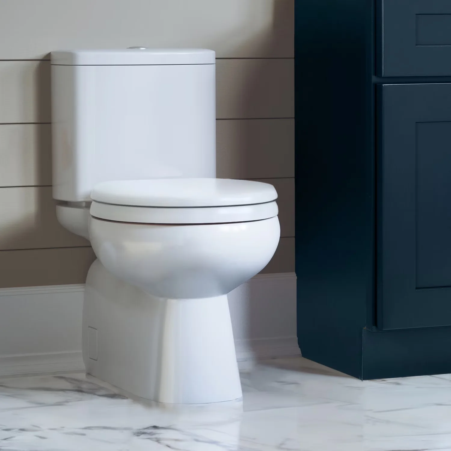 Toilet Seats And Lid Premium with Dalton Round Wood Seat in White - Wood White Model E8BB78