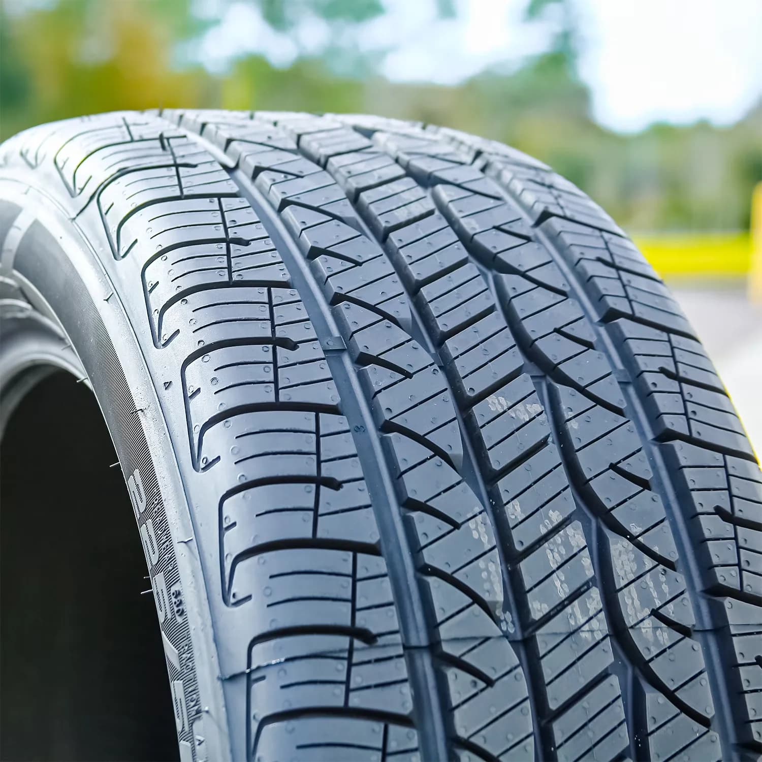 Quality Suv Tire with 98V, Low Maintenance, Size: 225 50R17 - Sleek Profile Model 743FF4
