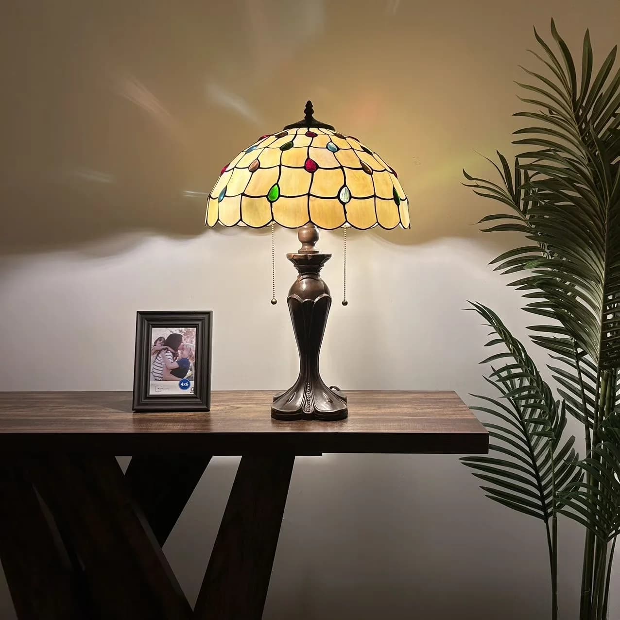 Durable Table Lamp with LED, Modern, Pull Chain Switches - Gold Resin for Living Room, Bedroom Model EC8690