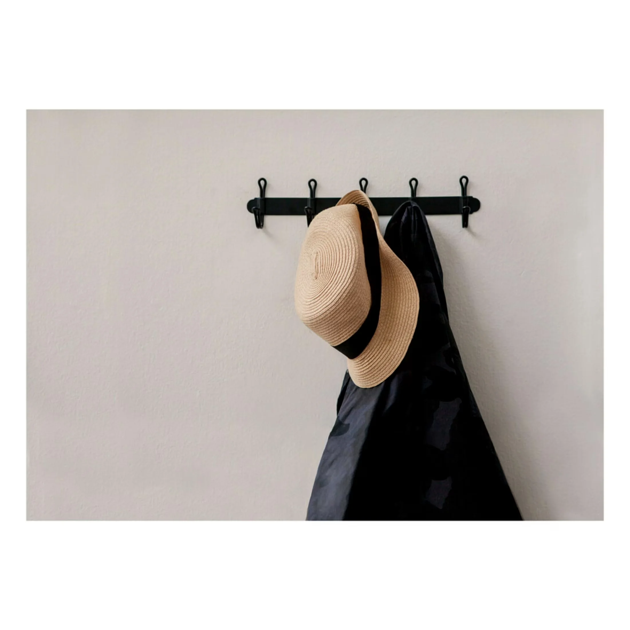 Sleek Damage-Free Hanging with 1 Roll, Application temperature 50°F to 100°F, White - Mounting Tapes White Model C35AD8