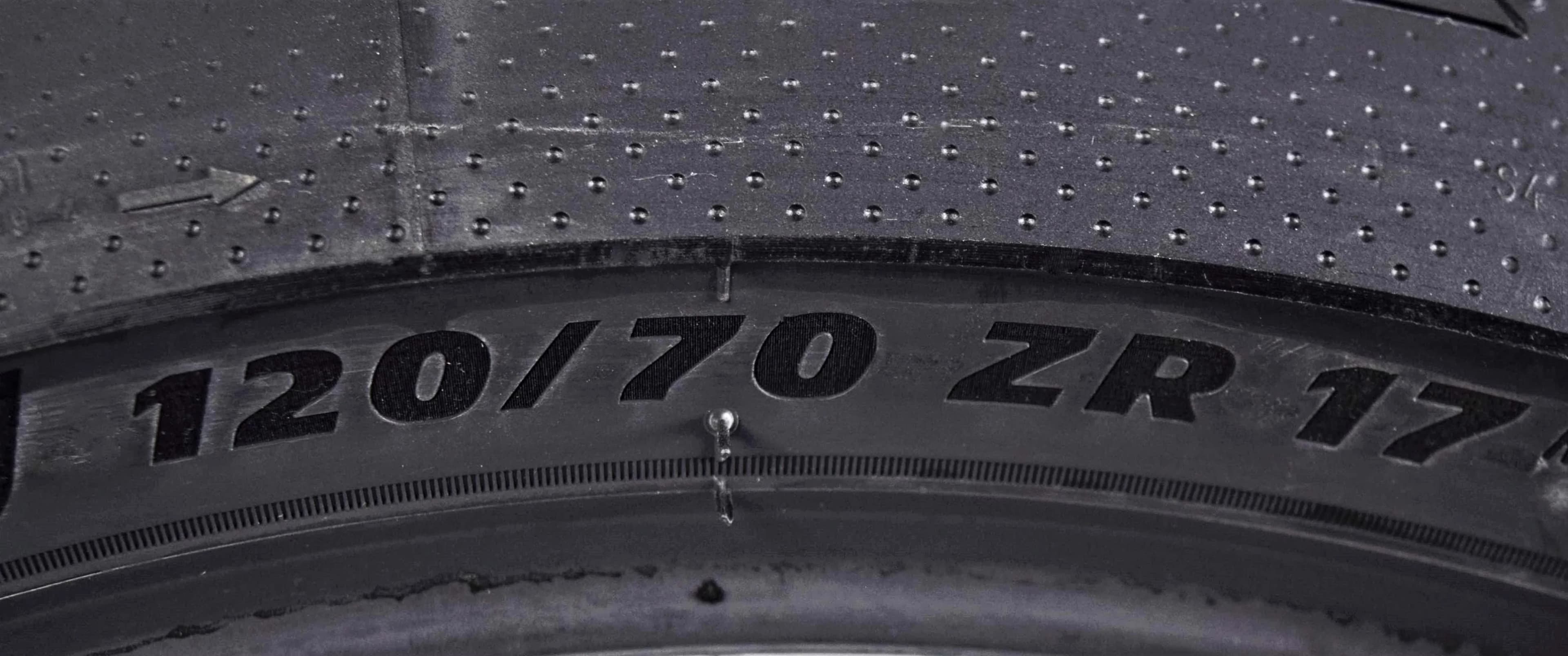 Essential Motorcycle Tire with 58W, Wet Or Dry - 70ZR17 for Daily Use Model AFDF5C