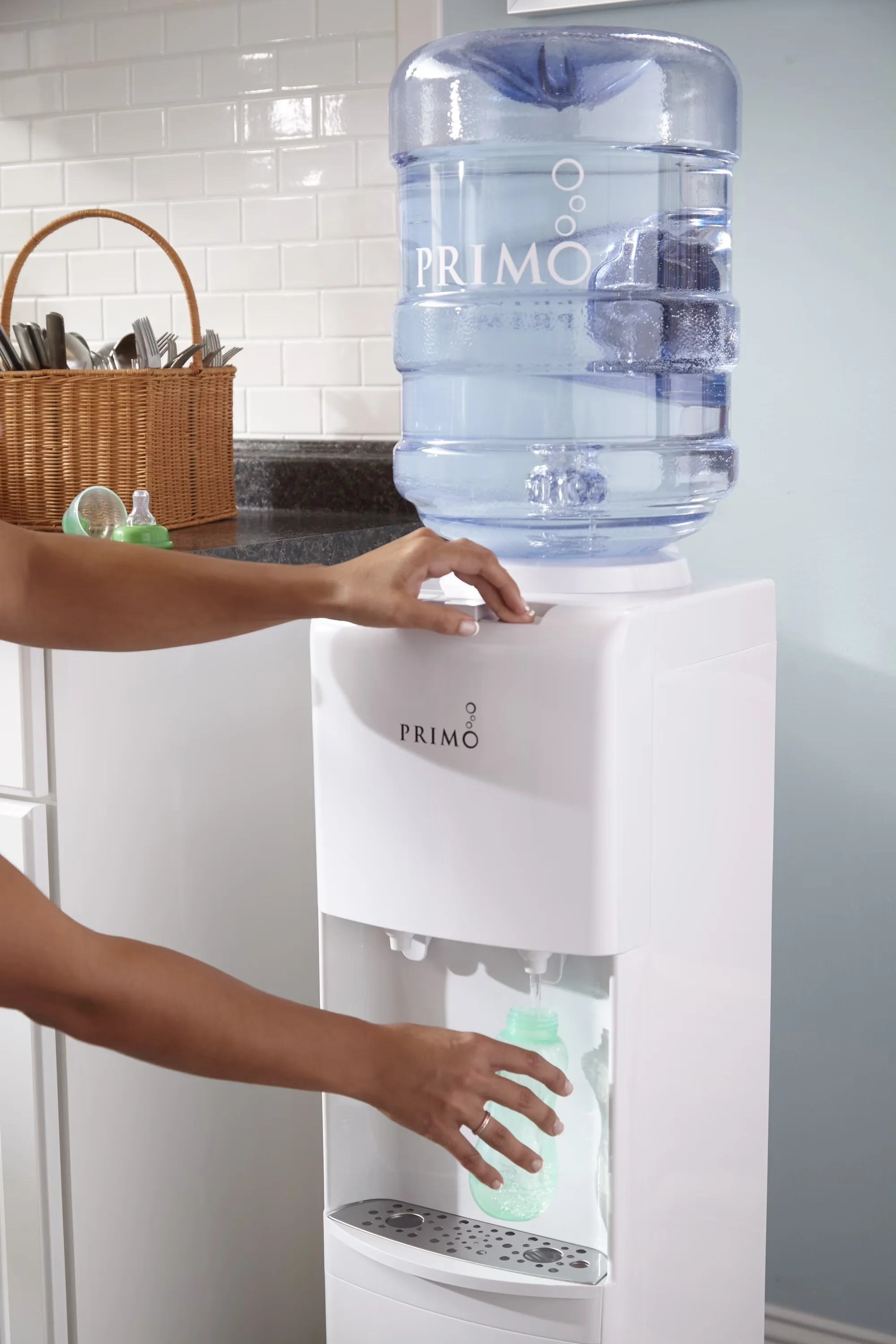 Modern Water Filtration with Hot/Cold Temperature, No filters to maintain - Plastic White Model E31E4C