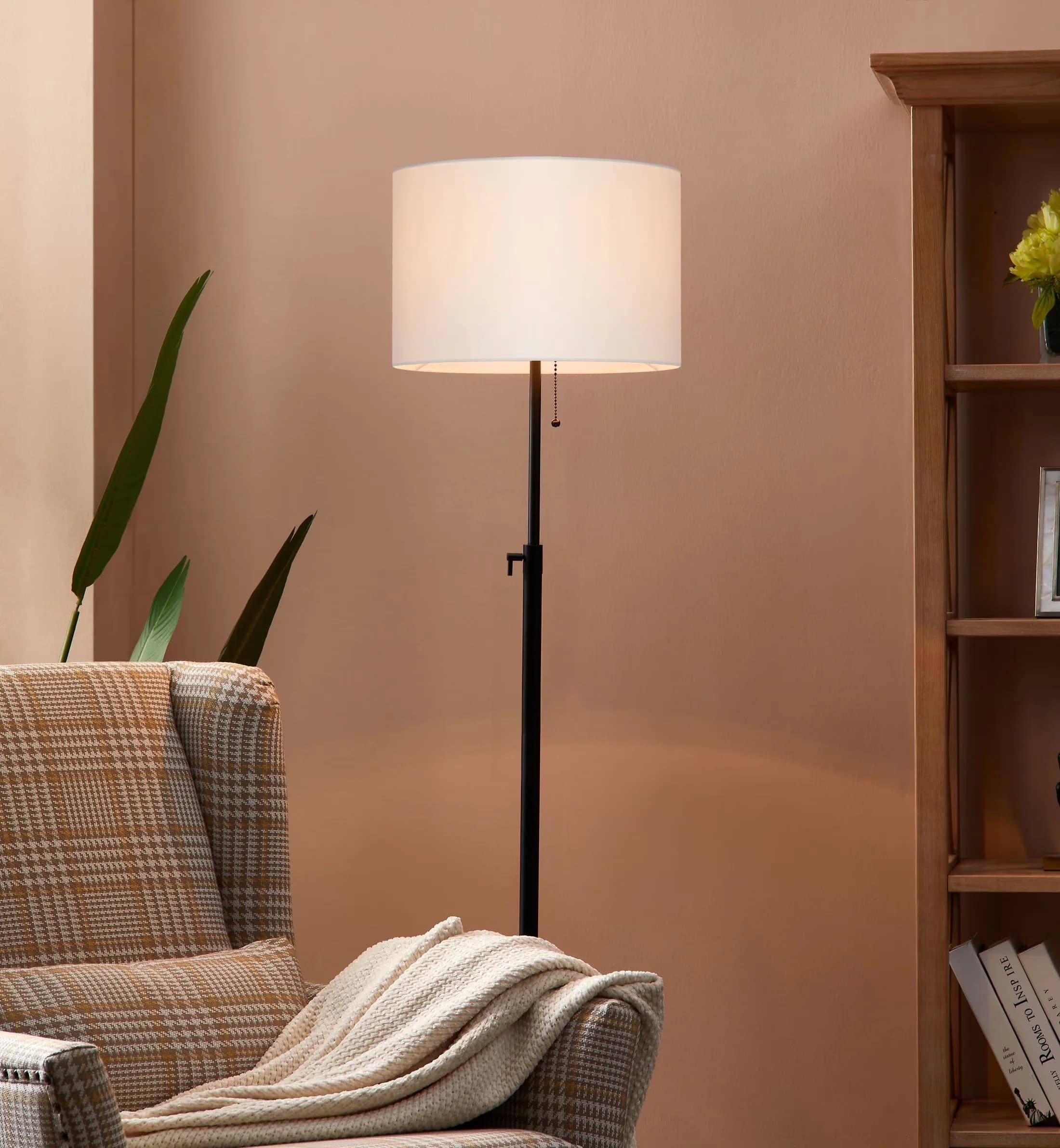 Sleek Floor Lamp with LED, Adjustable Height - Black Metal for Living Room, Office Model C24E71