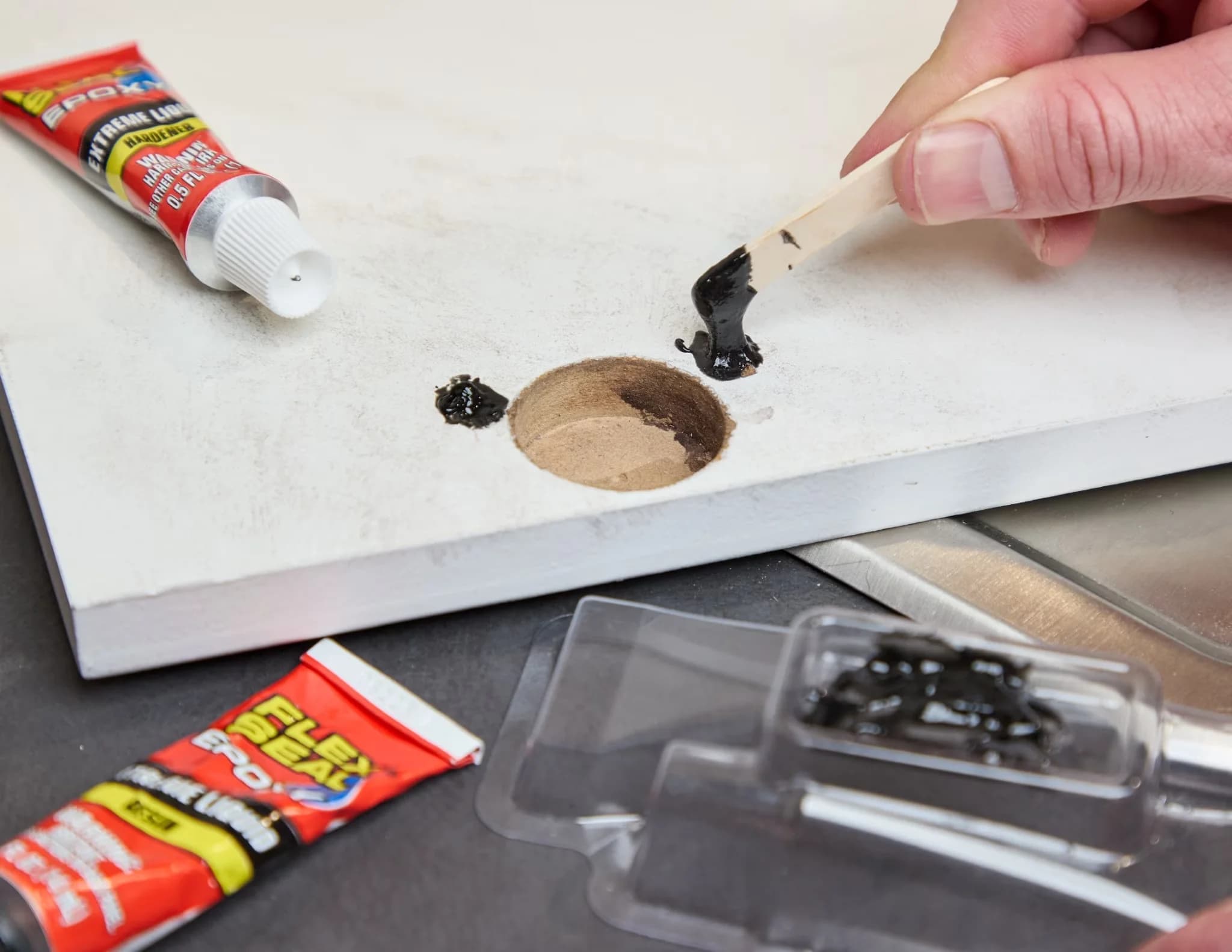 Durable Adhesives Glues In Paint Supplies Tool with Quick Drying, Multi-Purpose - Black 1.0 oz for Home Model 9447E8