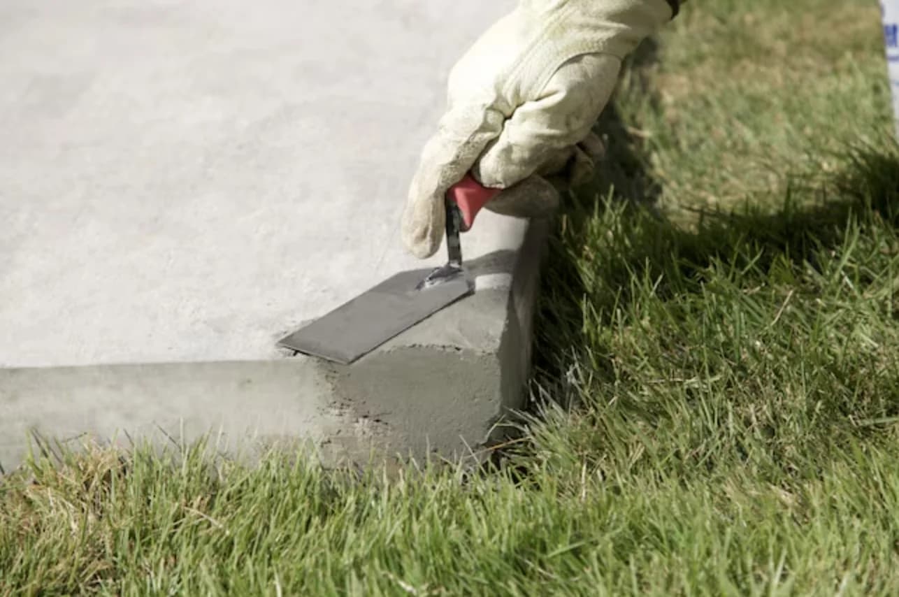 Versatile Building Material with Quick Drying, Quick-Setting Cement 10 lb Tub - Gray 16.5 x 8.25 x 6 in Model AECBCB