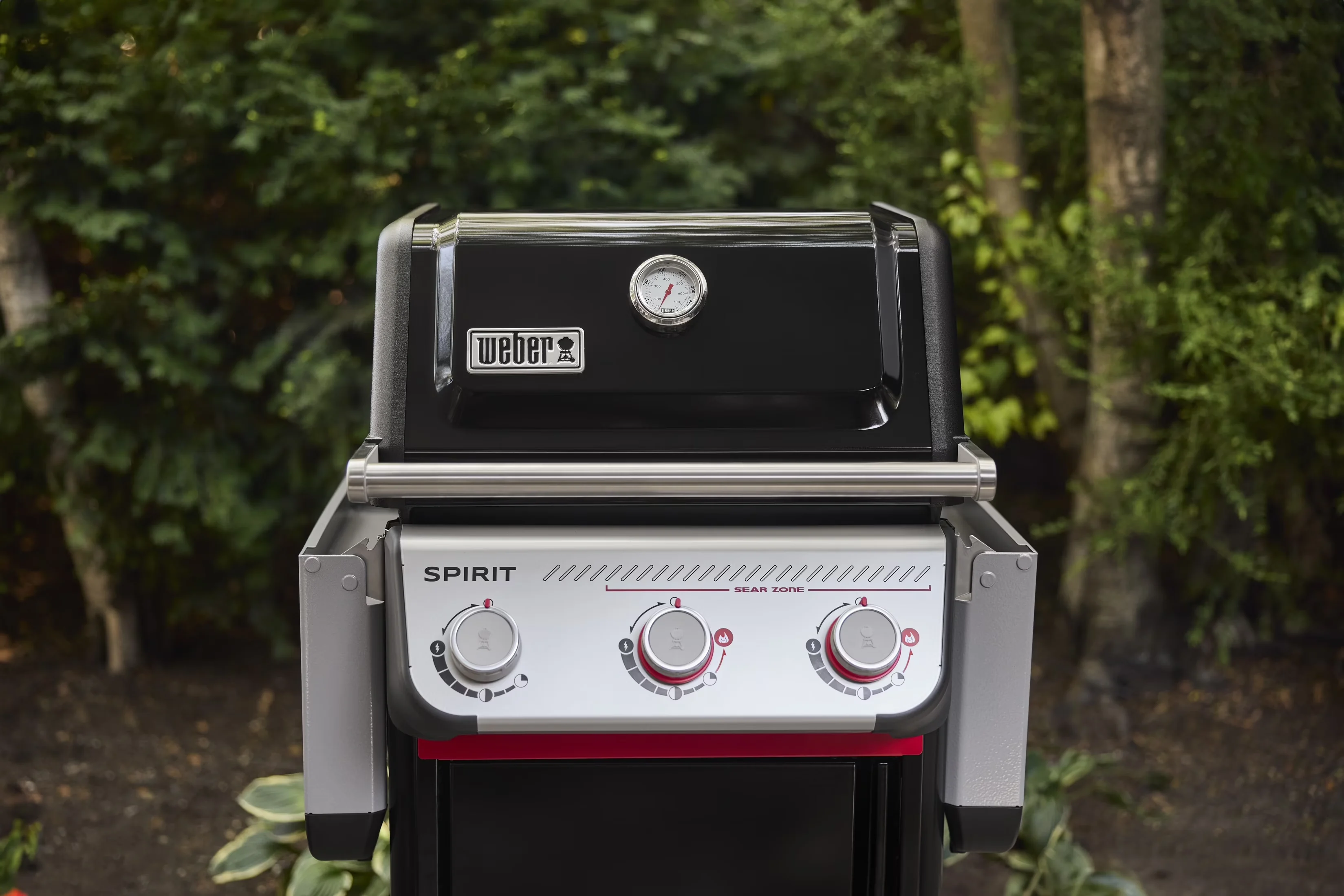 Efficient Gas Grill with Warming Rack, E-325 3 Burner Propane, Black - Black Porcelain Enamel Steel Model F023F3