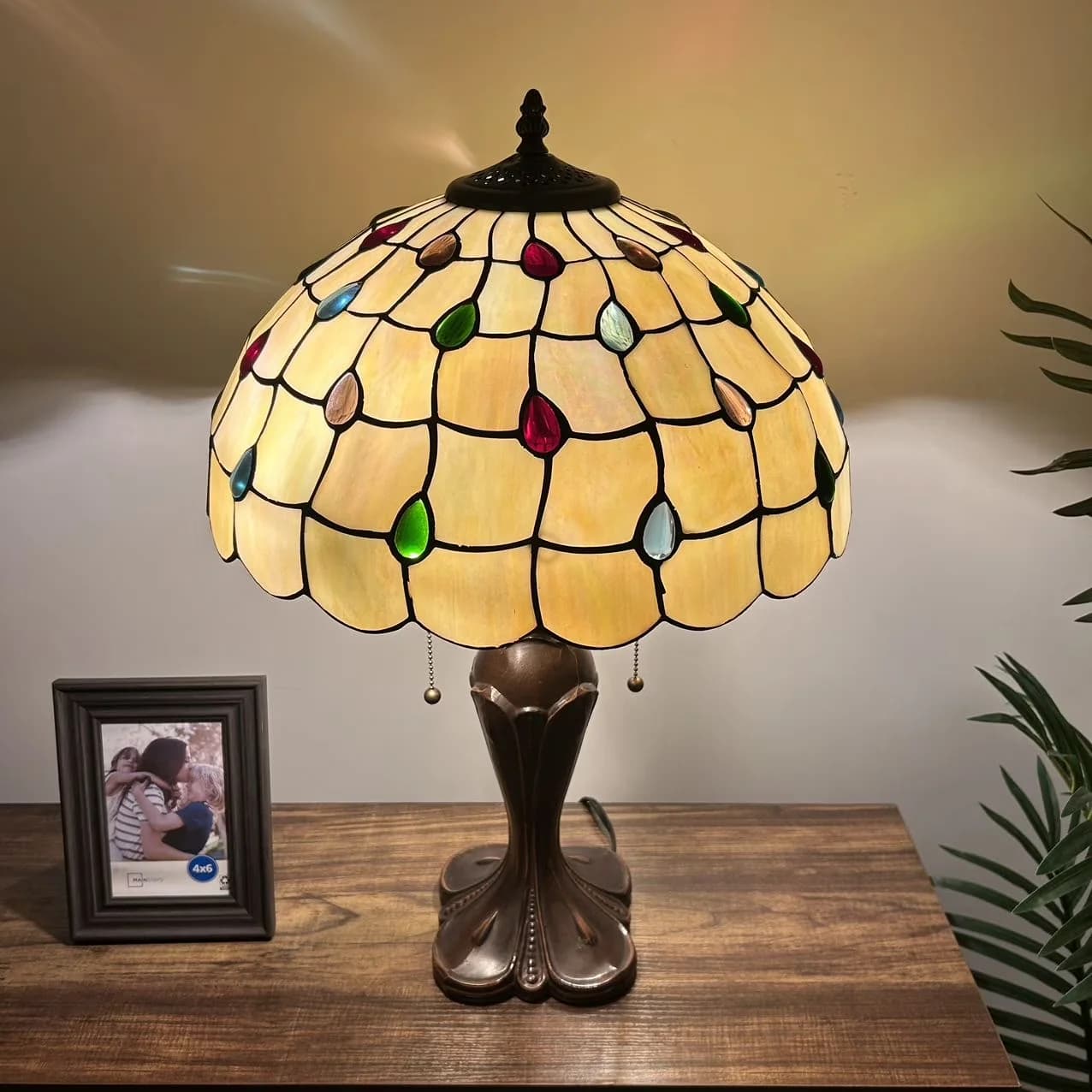 Durable Table Lamp with LED, Modern, Pull Chain Switches - Gold Resin for Living Room, Bedroom Model EC8690