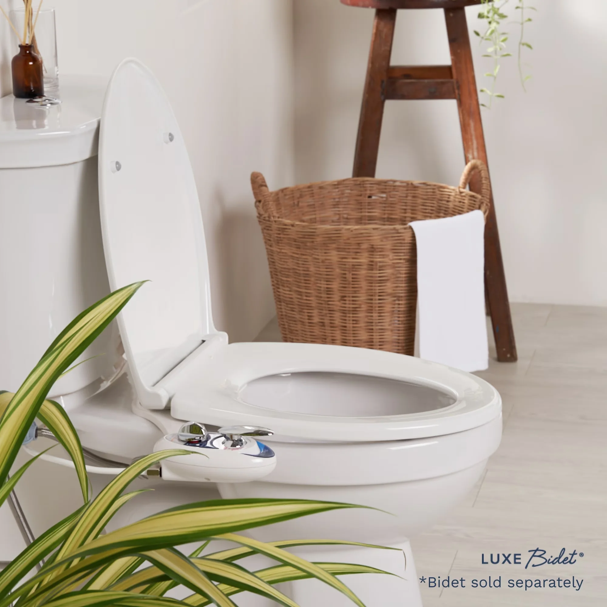 Essential Toilet Seats And Lid with Easy Installation, Elongated Comfort Fit Seat - Plastic White Model 6BF409
