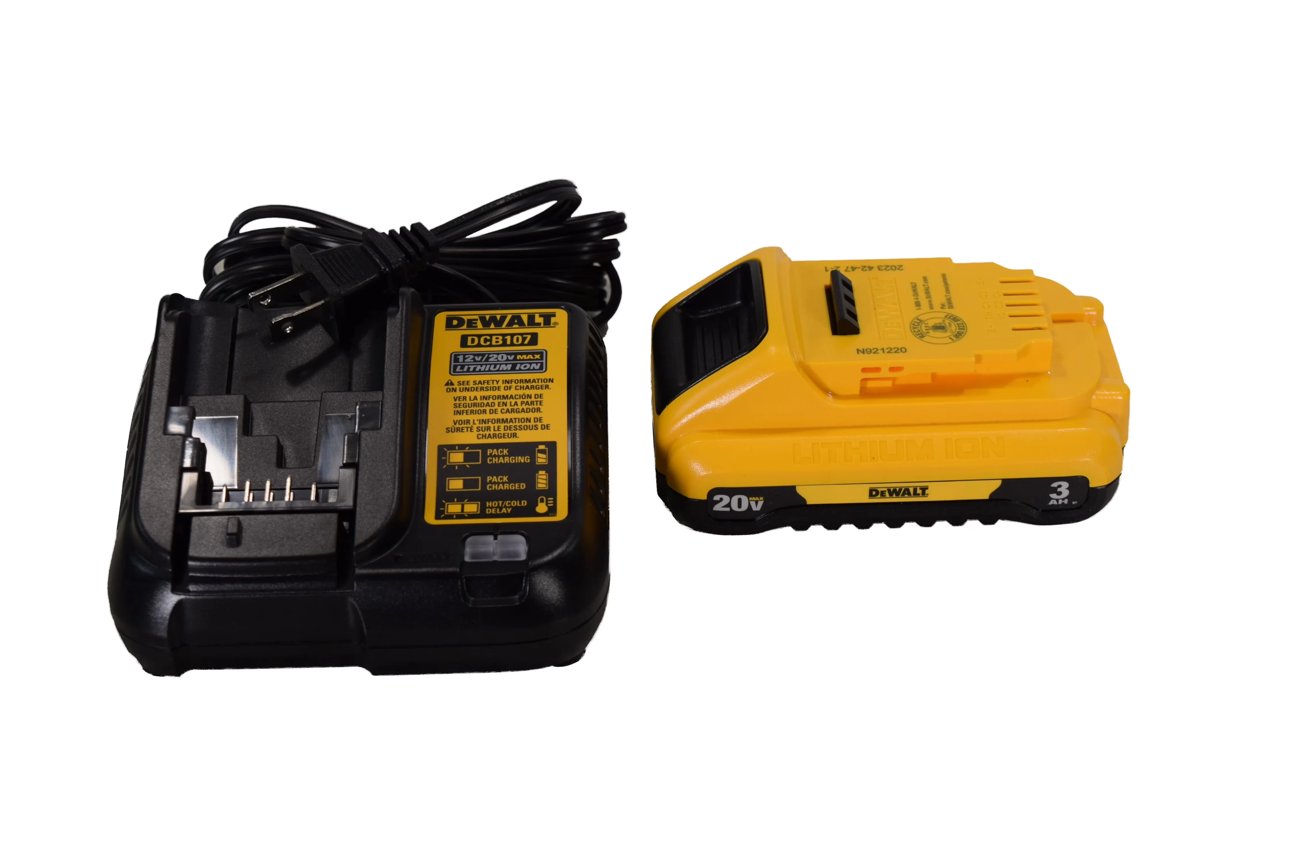 Modern Chainsaw with Battery, 20V, Automatic Chain Oiler for General Purpose - Model 7E3BA6