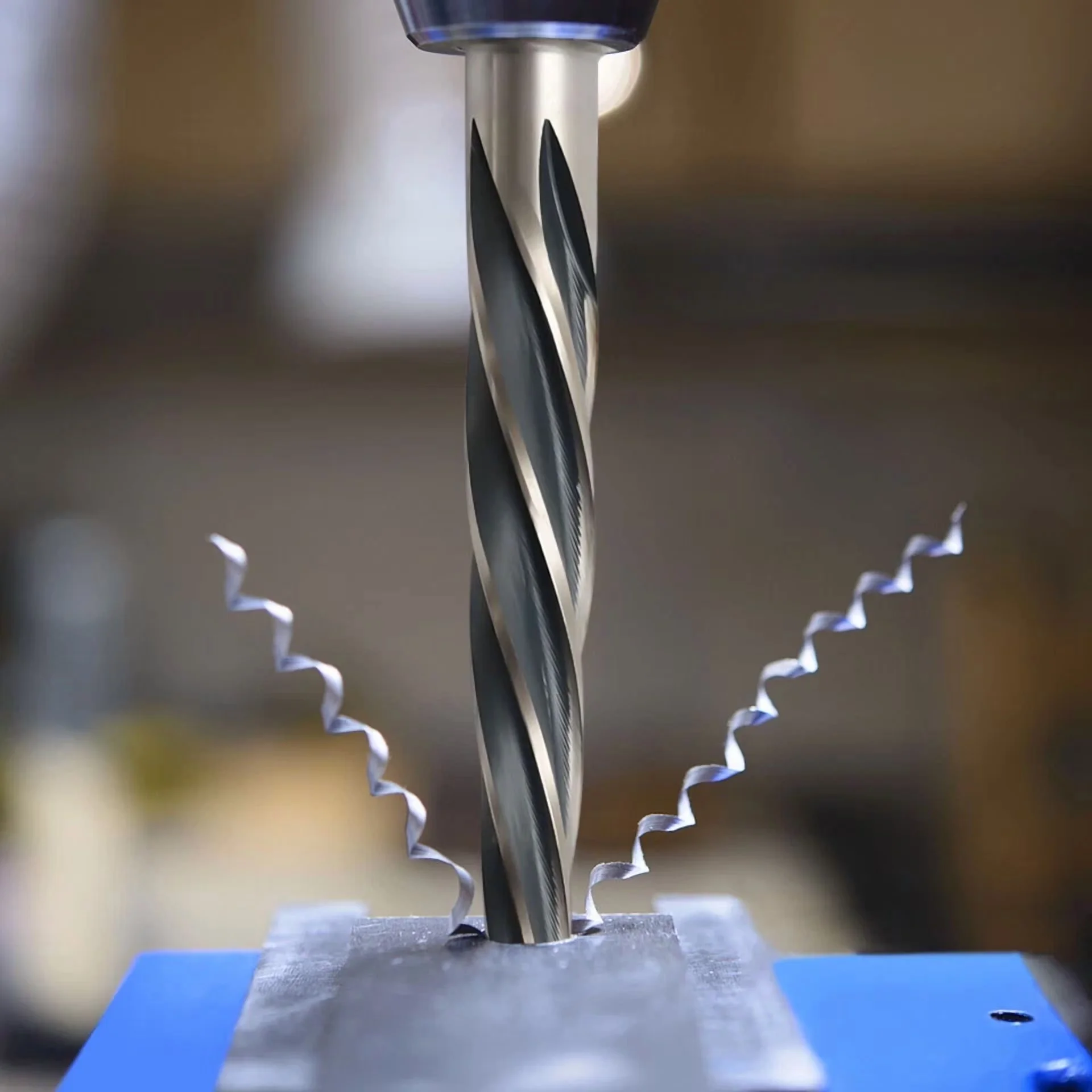 Durable Power Tool - 7/16 - Easy to Use Model 2DA41A