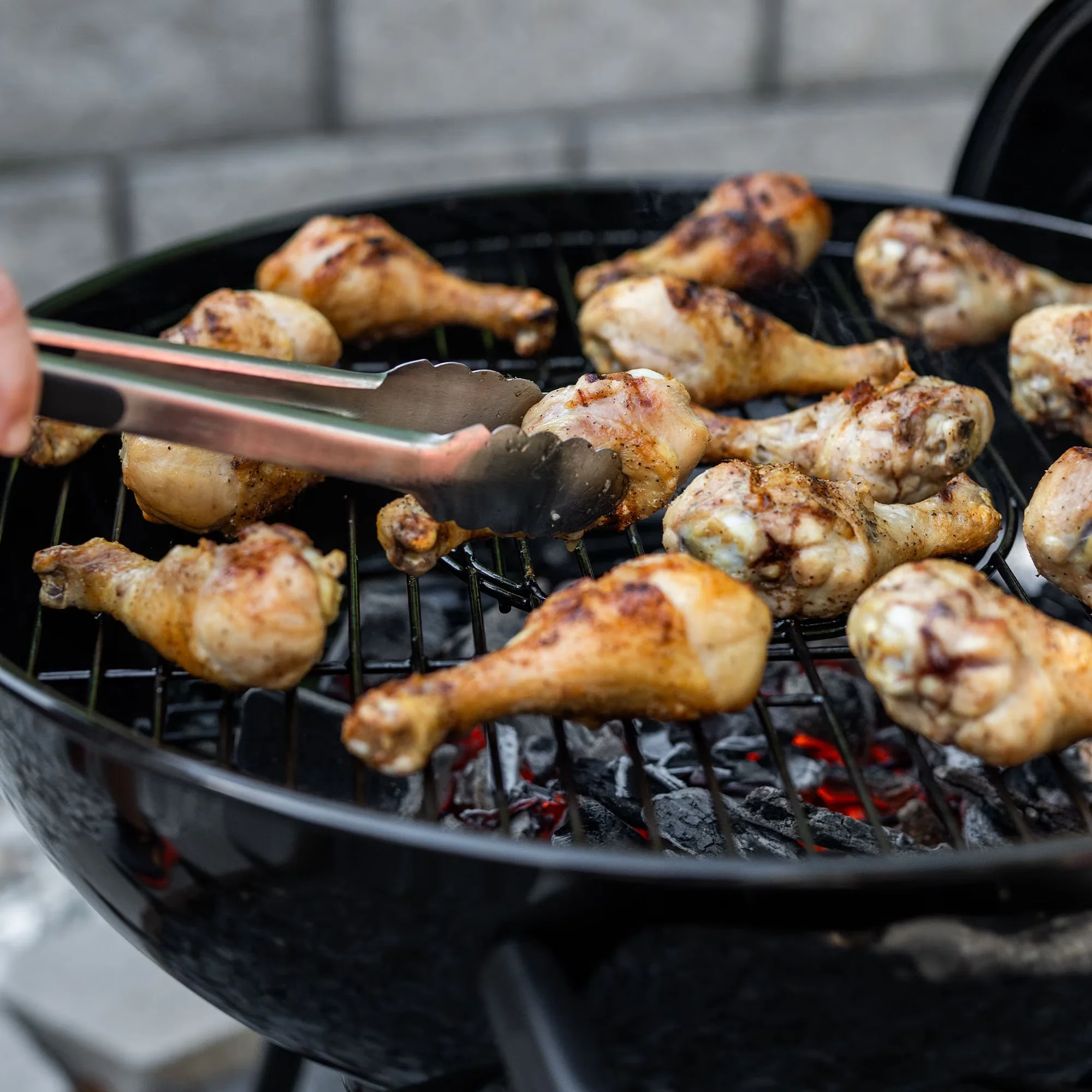 Compact Charcoal Grill with Adjustable Air Vents, Lid - Black Steel 22 inch Model C08C22