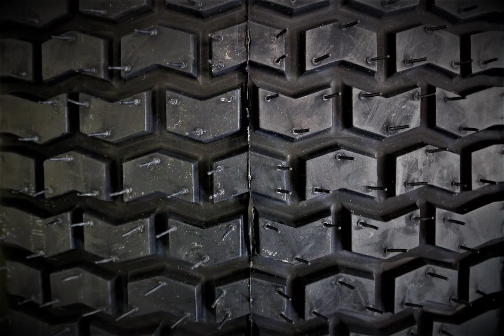 Lawn Mower Tire Compact with Durable Construction, Tire size:20x8.00-8 Ply: 4 Tubeless for Garden - Model AC2018