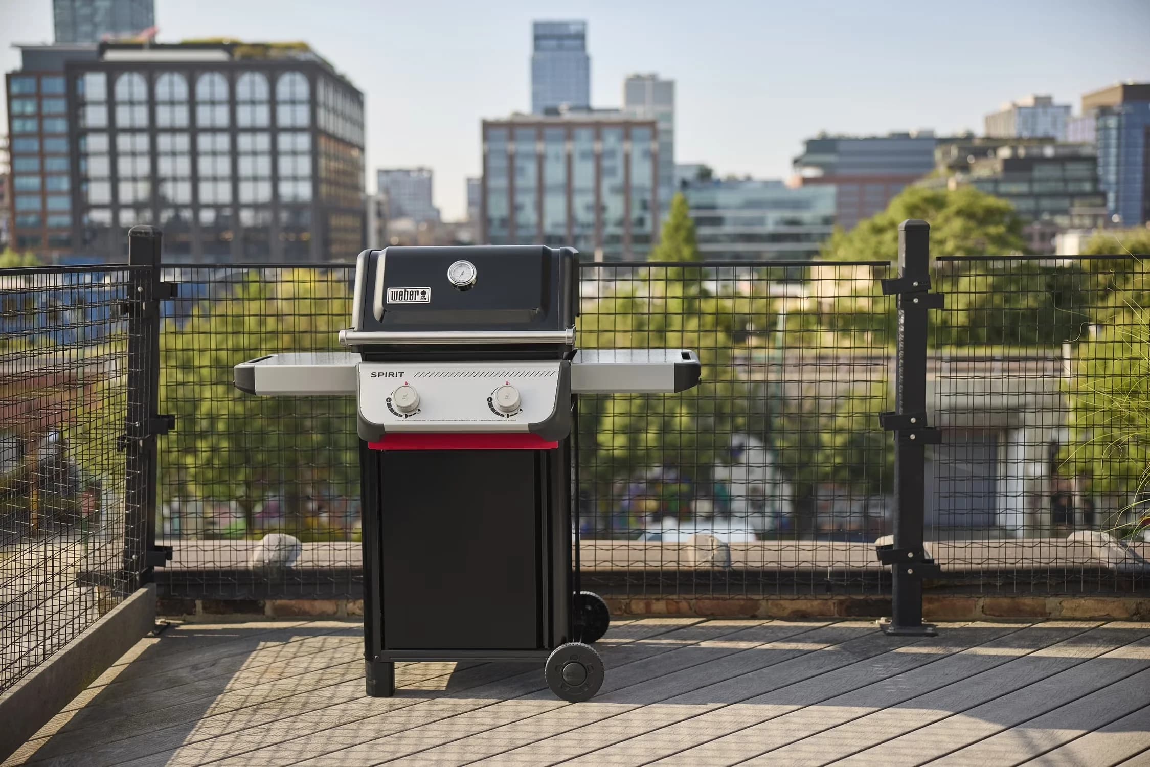 Gas Grill Stylish with Warming Rack, Spirit, Wheels - Black Porcelain Enamel Steel Model EF1F05