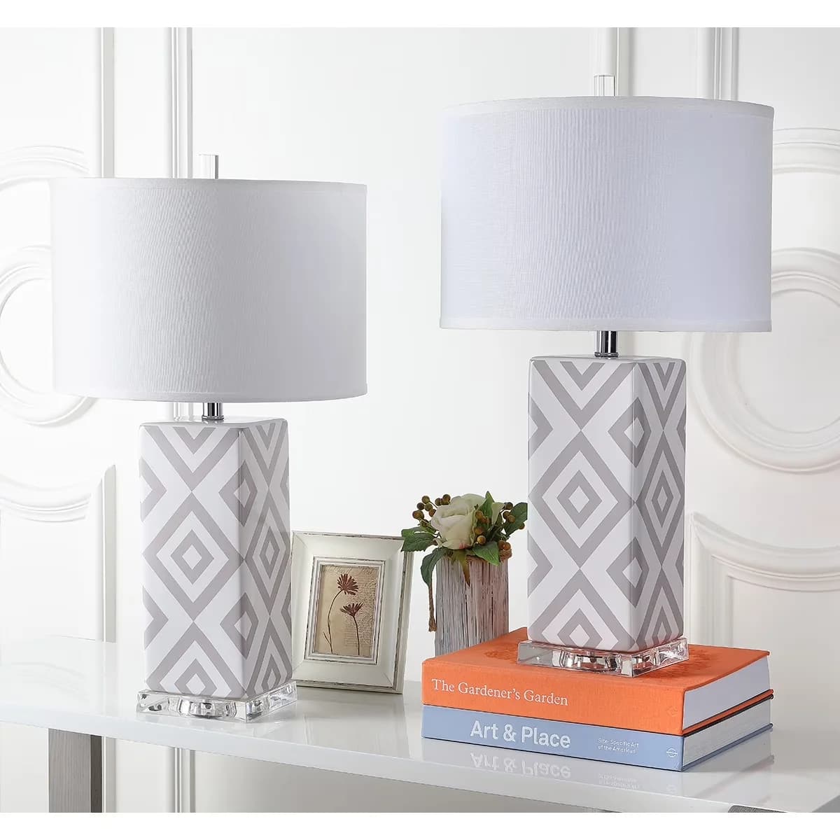 Lamp Set Sleek with Scandinavian, Color: Grey, Diamonds 27 in. Ceramic Table - Gray Ceramic Model DCB28E