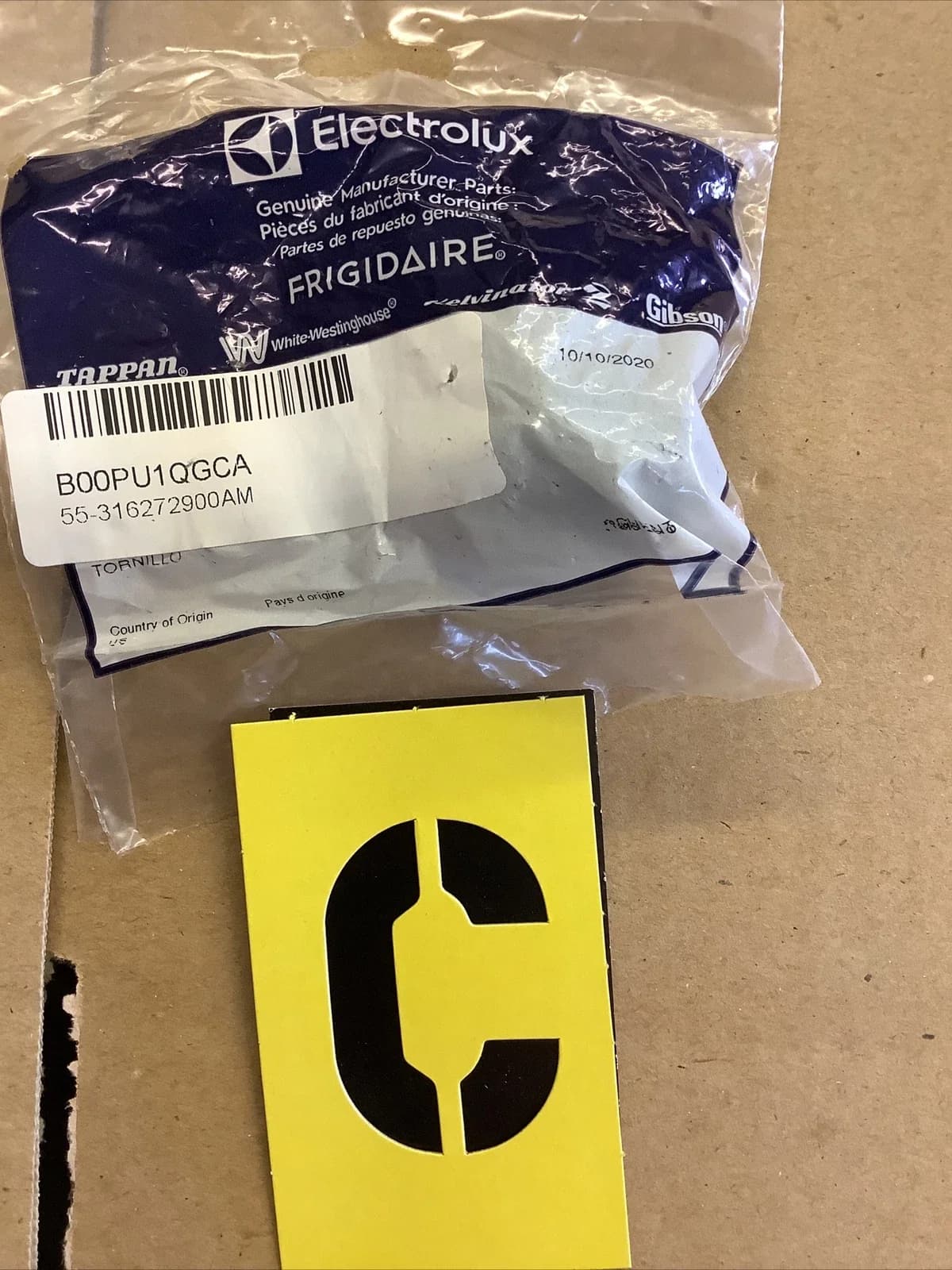 Quality Fastener - Plastic Electrolux - Commercial Quality Model 4053D1