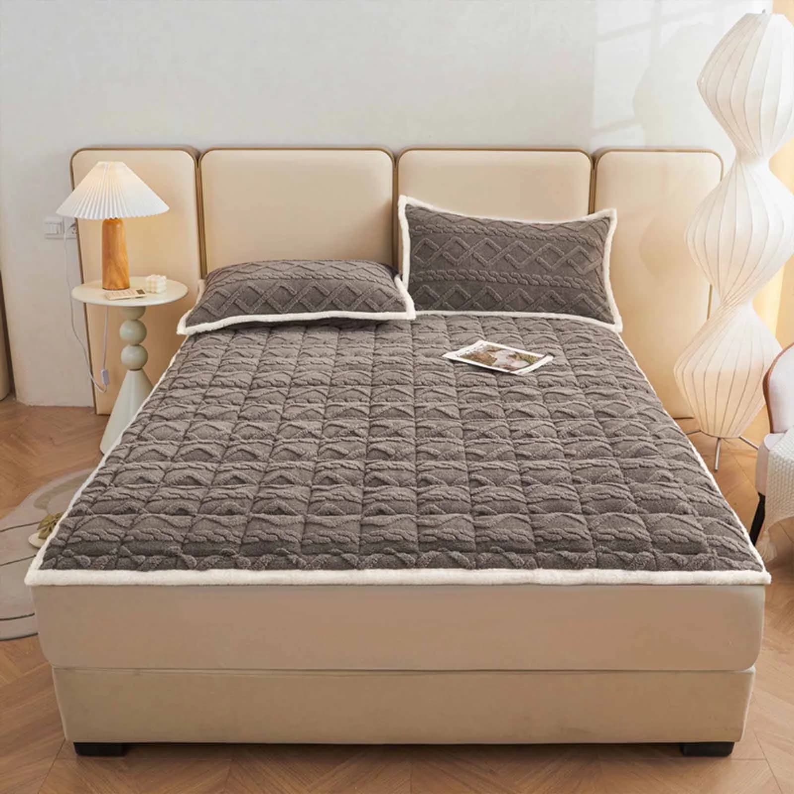 Efficient Mattresses Accessory with Breathable Construction, 2025 New Winter Warm Tatami Mat - Polyester Gray Model F61B73