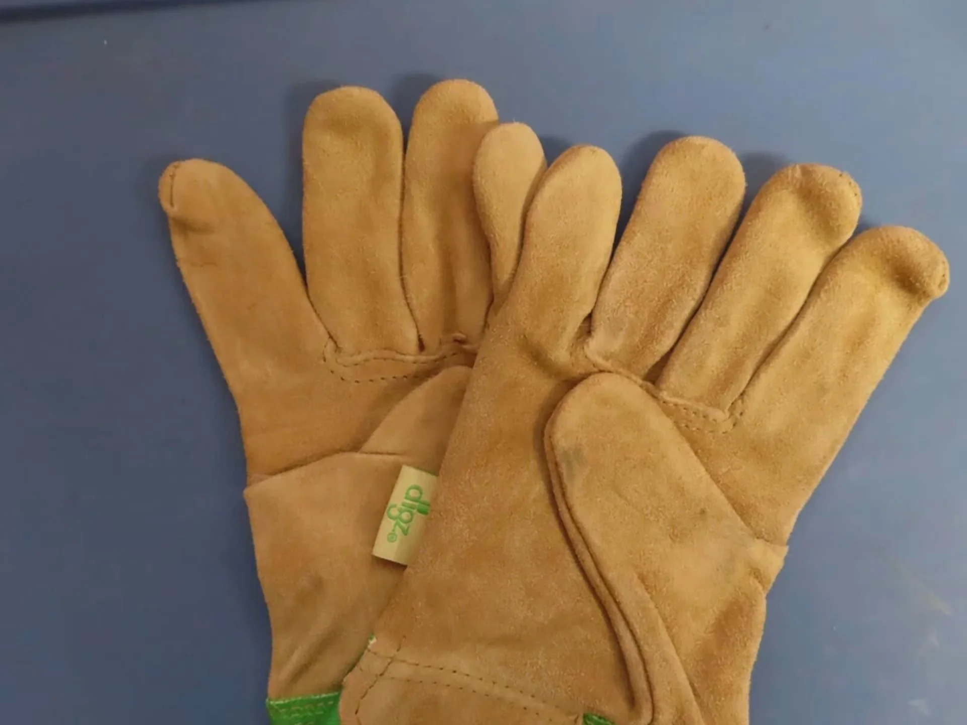 Protective Equipment Reliable with Med. Green New, Single Pair - Green Cowhide Leather Model 29CF0C