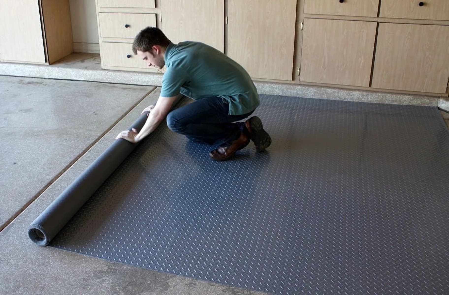 Grey Vinyl Flooring Vinyl Plank Flooring Stylish with Easy Installation, Easy to install and maintain., Slip resistant when wet. -... Model A9989C
