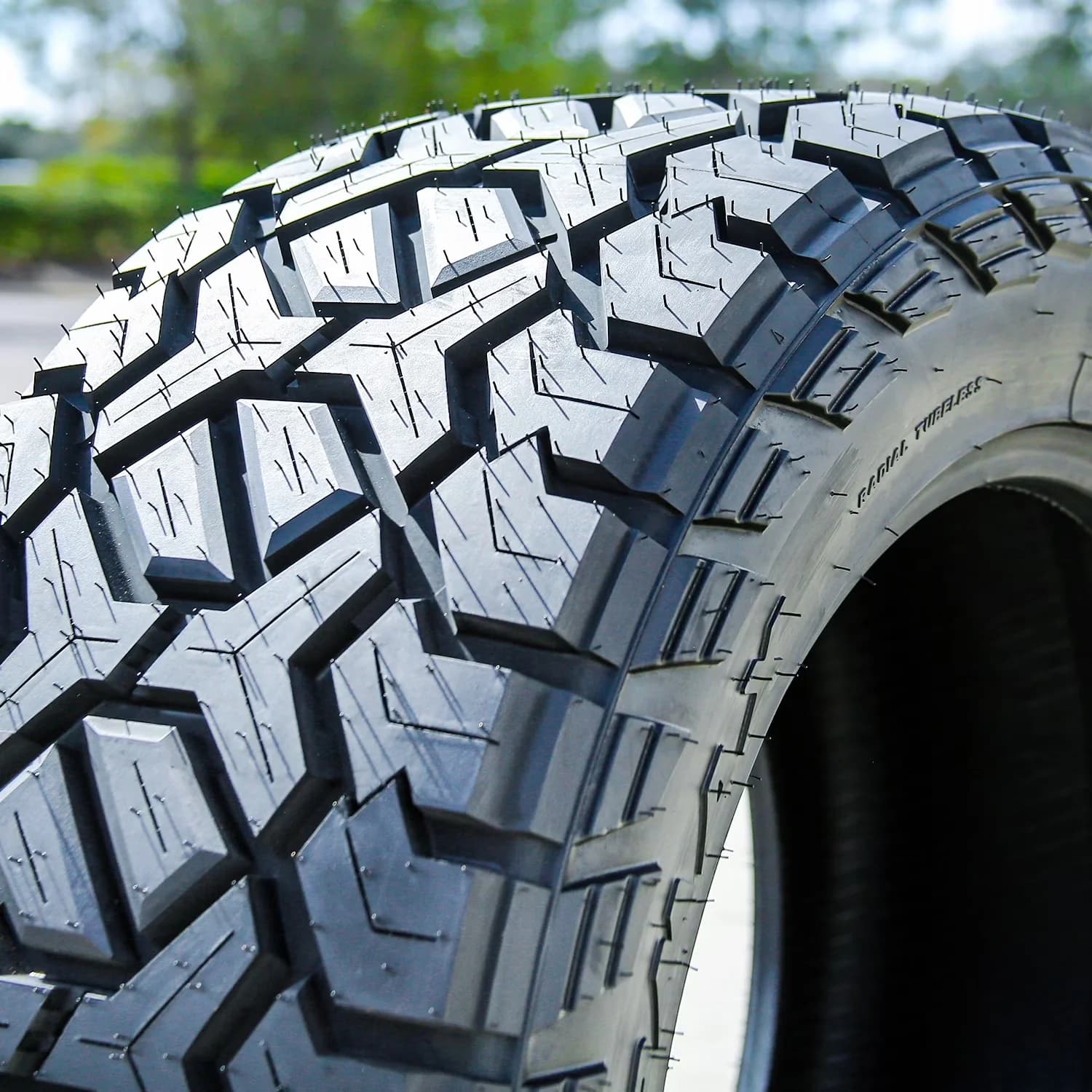Suv Tire Modern with Wet Or Dry, Low Maintenance, All-Weather - 60R20 - Easy to Use Model 366D57