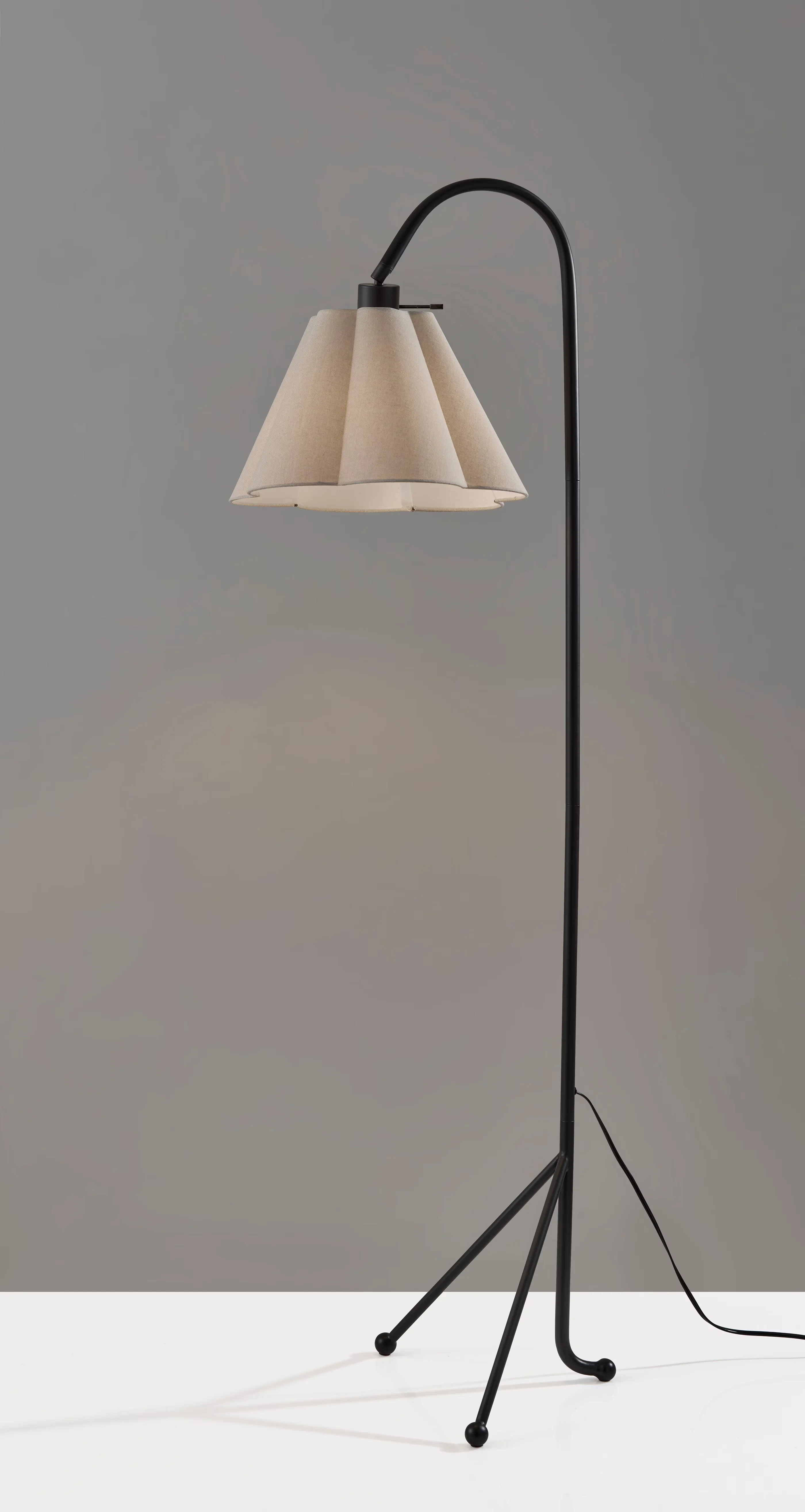Floor Lamp Professional with Modern, Task Lamps, Kendra 62" Black Tripod - Linen Fabric Black Model B7C8B3