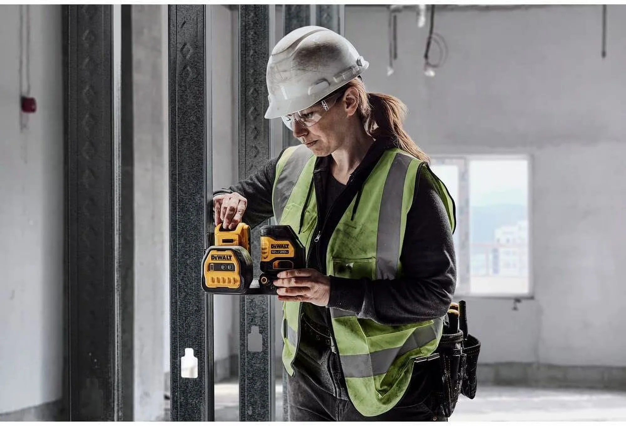 Reliable Measuring Layout with Battery, LED, 20V - Metal Green - Sleek Profile Model 364126