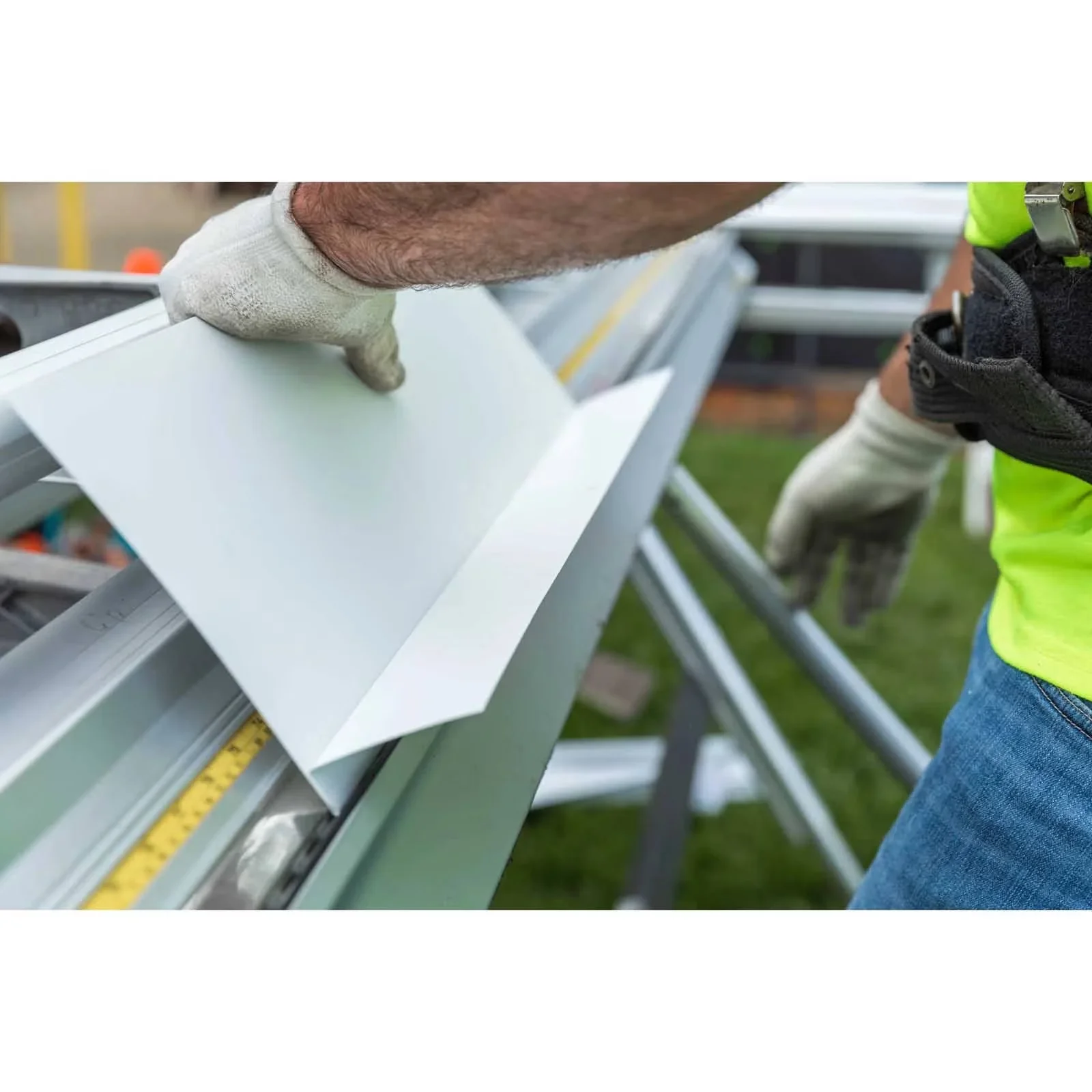 Stylish Power Saw with Easy To Operate, Easy To Control, Pro 14 Siding Brake - Model 7FE0B1