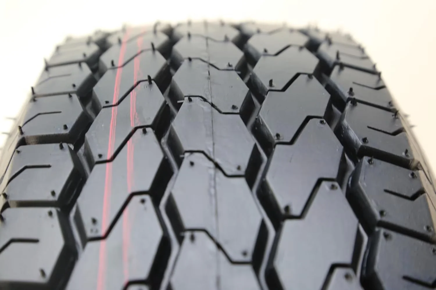 Stylish Trailer Tire with Overall Diameter: 28.6", Pattern: VR383, Load Range: D - Model B4D6FF