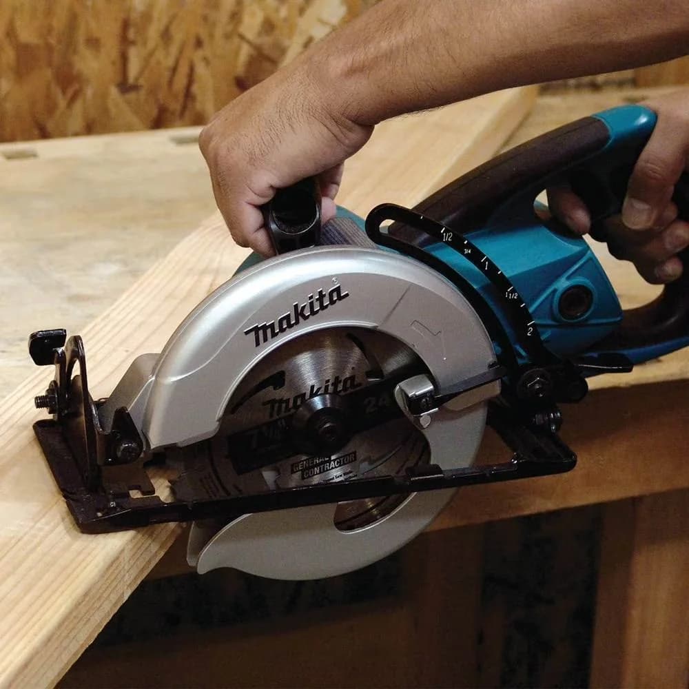 Premium Power Saw with What's in the box:, (1) 7-1/4" Hypoid Saw, (1) Wrench (783204-6) - Multicolor Model 4E4CC2