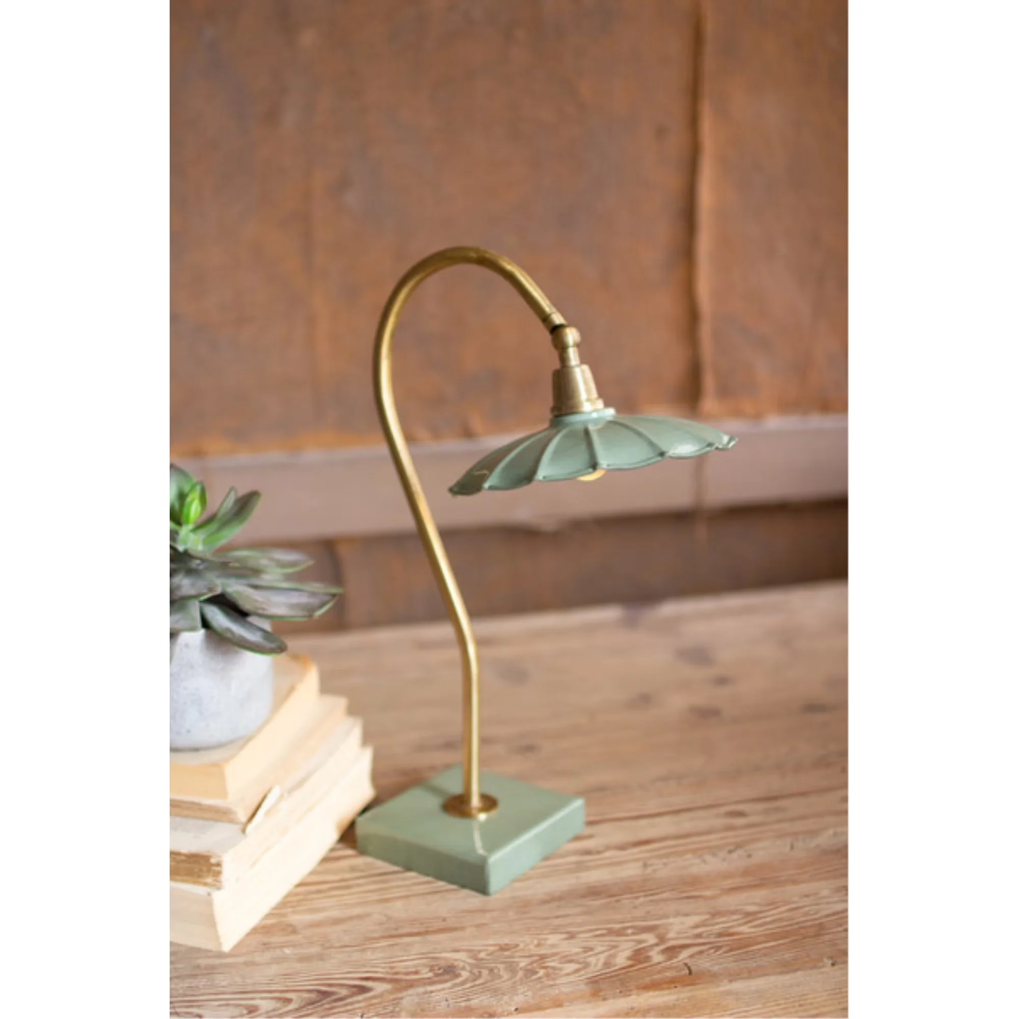 Lamp Sleek with Incandescent, Gooseneck, UPC Code : 841628164275 - Metal Multicolor Model 9FA0A8